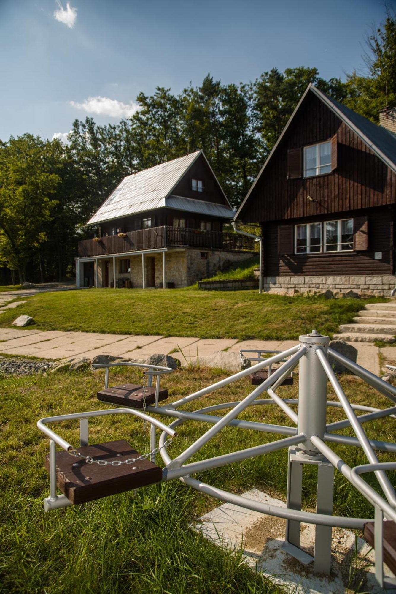 Rodinne Chaty Moravanpark - Ubytovani V Srdci Valasska Podkopna Lhota Exterior photo